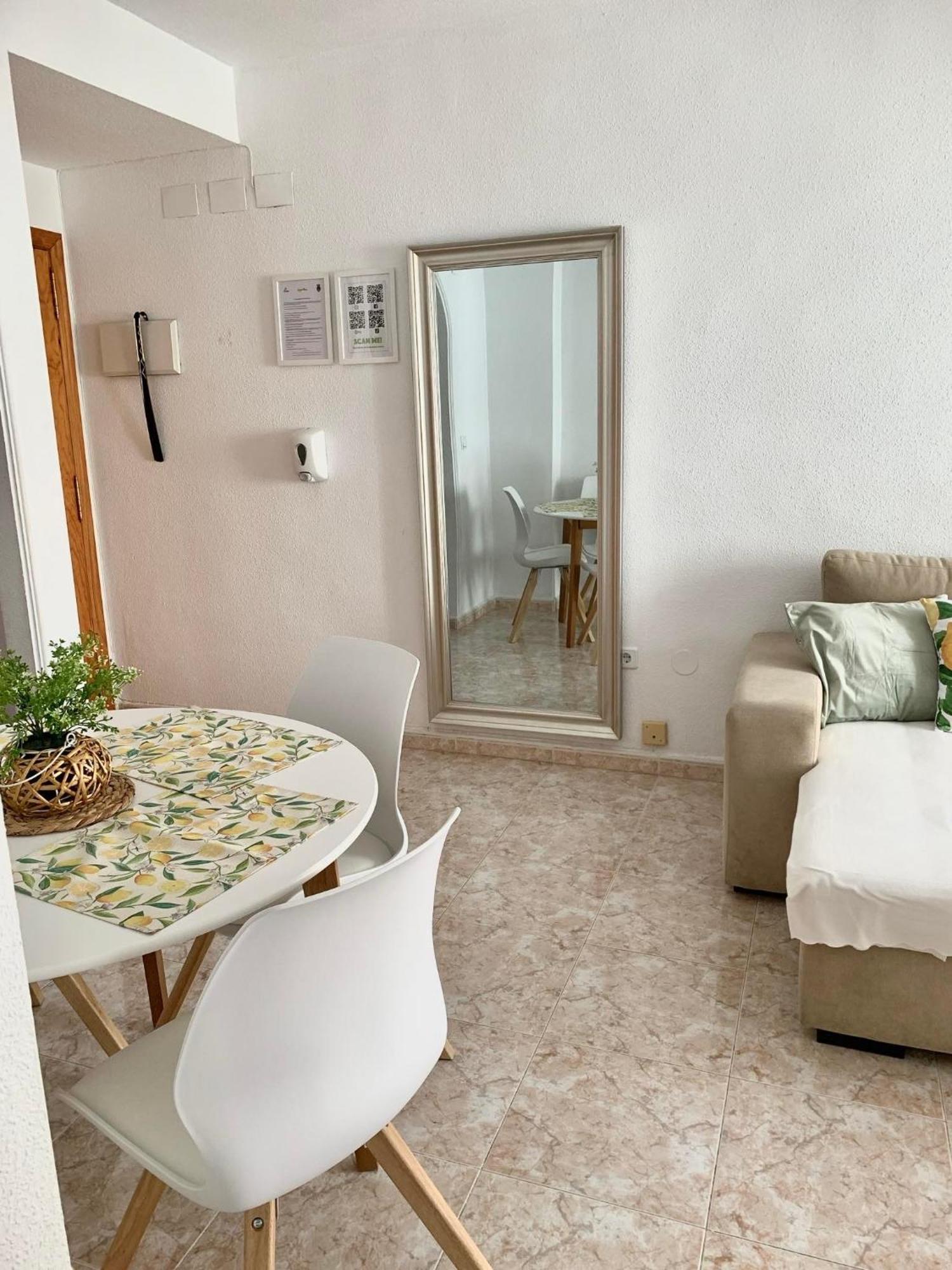 Sunny Green Apartment Τορεβιέχα Εξωτερικό φωτογραφία